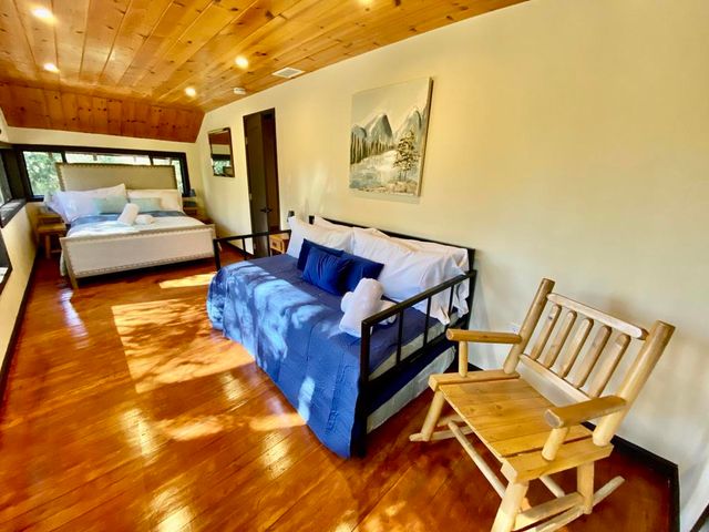 54135 Pine Crest, Idyllwild, CA 92549