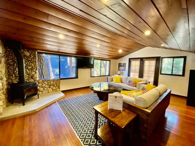 54135 Pine Crest, Idyllwild, CA 92549