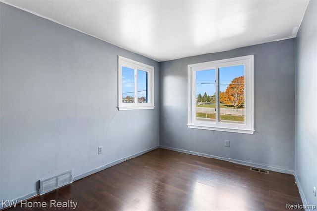 28931 W 11 Mile Road, Farmington Hills, MI 48336