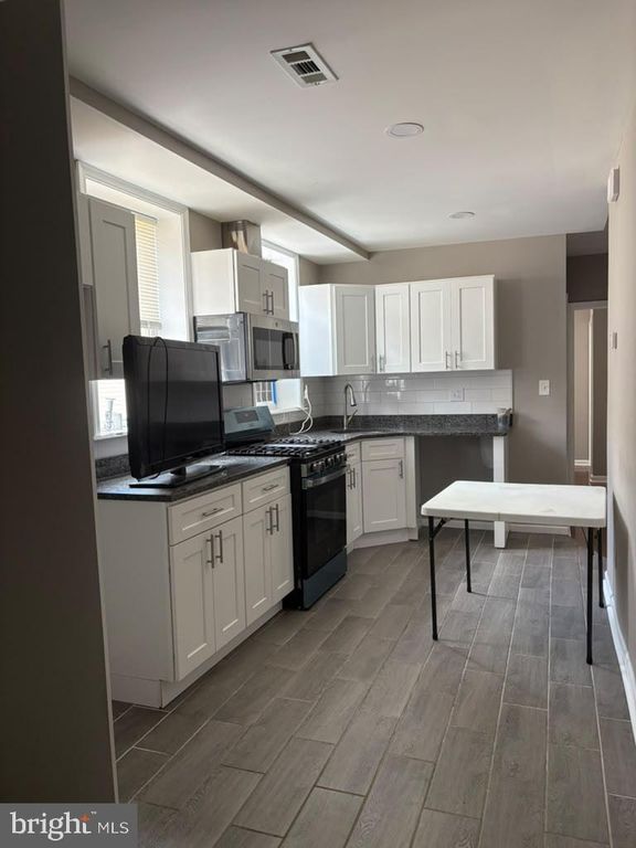 5932 WALNUT ST, Philadelphia, PA 19139