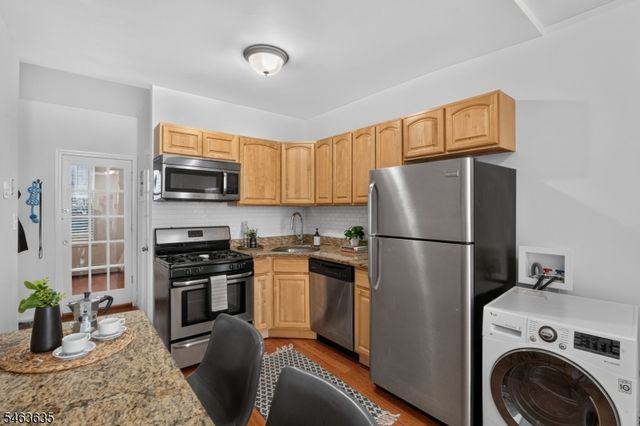 200 Wayne St 1R, Jersey City, NJ 07302
