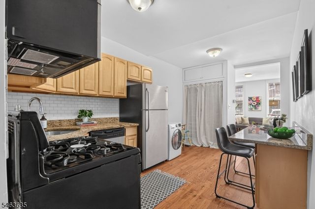200 Wayne St 1R, Jersey City, NJ 07302