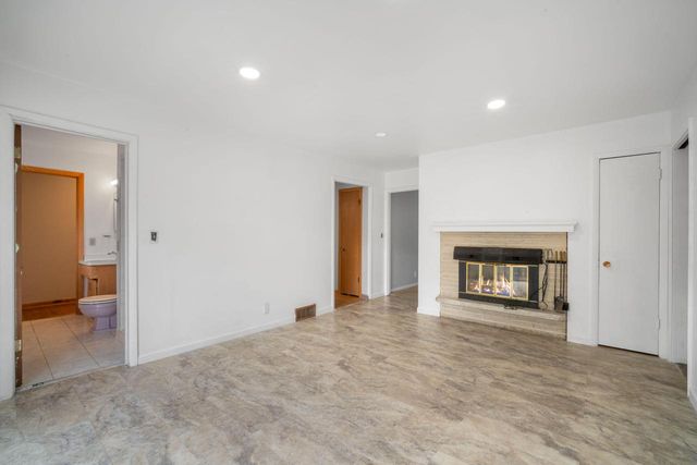 9505 W Orinda COURT, Milwaukee, WI 53224