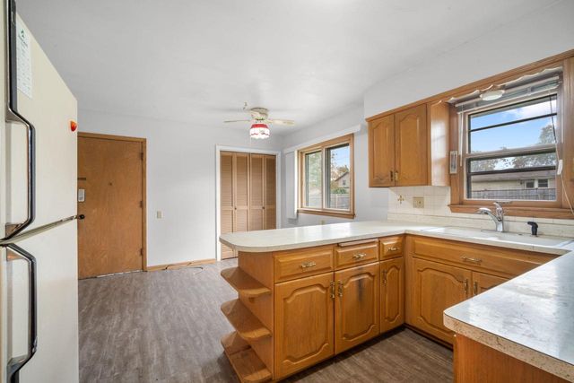 9505 W Orinda COURT, Milwaukee, WI 53224