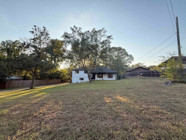 201 N Meadowbrook, Overton, TX 75684
