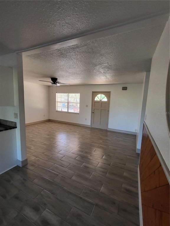 Image 14 of property listing at 4454 EDWARDS ROAD, Plant City, FL 33567