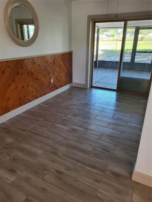 Image 16 of property listing at 4454 EDWARDS ROAD, Plant City, FL 33567