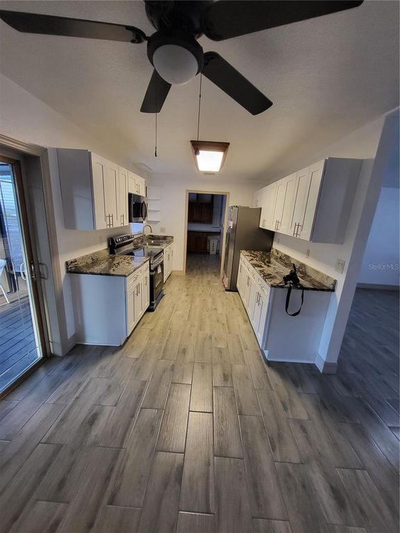 Image 18 of property listing at 4454 EDWARDS ROAD, Plant City, FL 33567