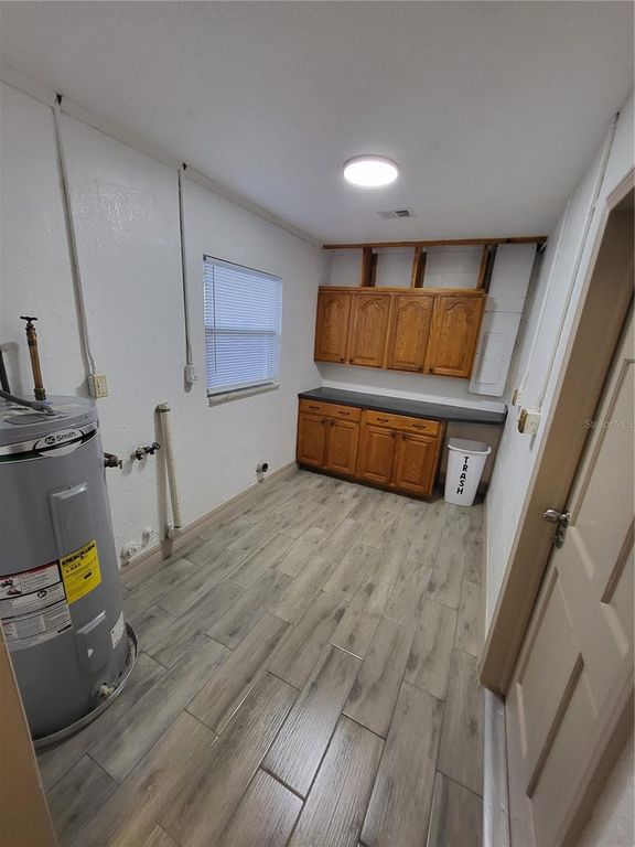 Image 21 of property listing at 4454 EDWARDS ROAD, Plant City, FL 33567