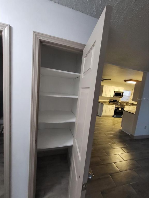 Image 24 of property listing at 4454 EDWARDS ROAD, Plant City, FL 33567