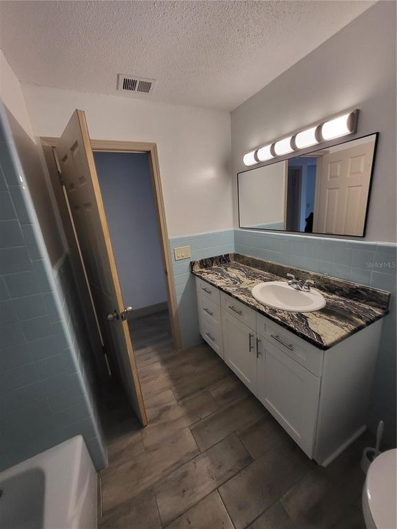 Image 25 of property listing at 4454 EDWARDS ROAD, Plant City, FL 33567