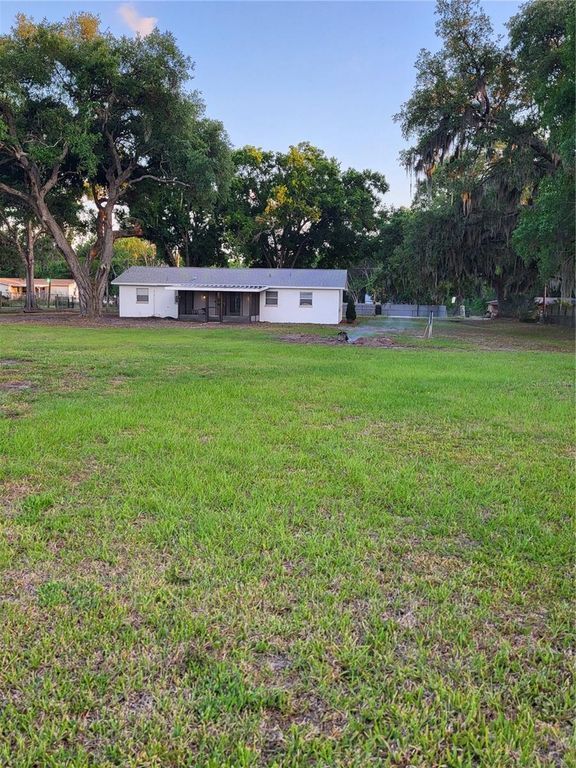 Image 45 of property listing at 4454 EDWARDS ROAD, Plant City, FL 33567