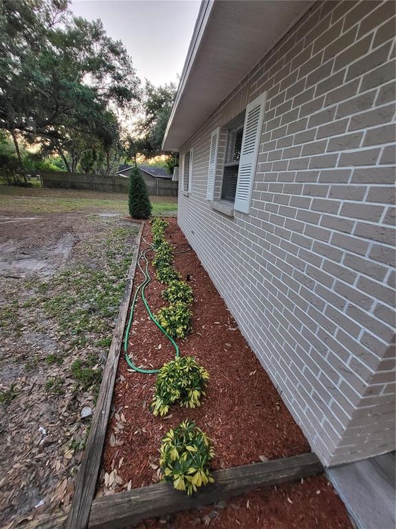 Image 46 of property listing at 4454 EDWARDS ROAD, Plant City, FL 33567