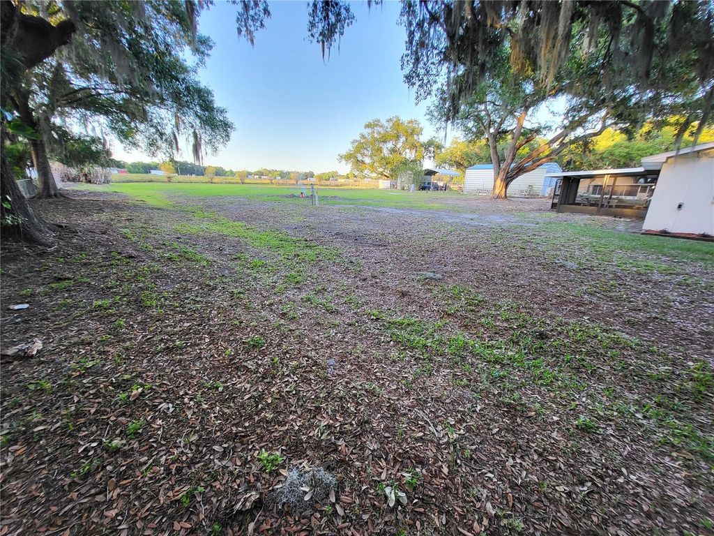 Image 48 of property listing at 4454 EDWARDS ROAD, Plant City, FL 33567