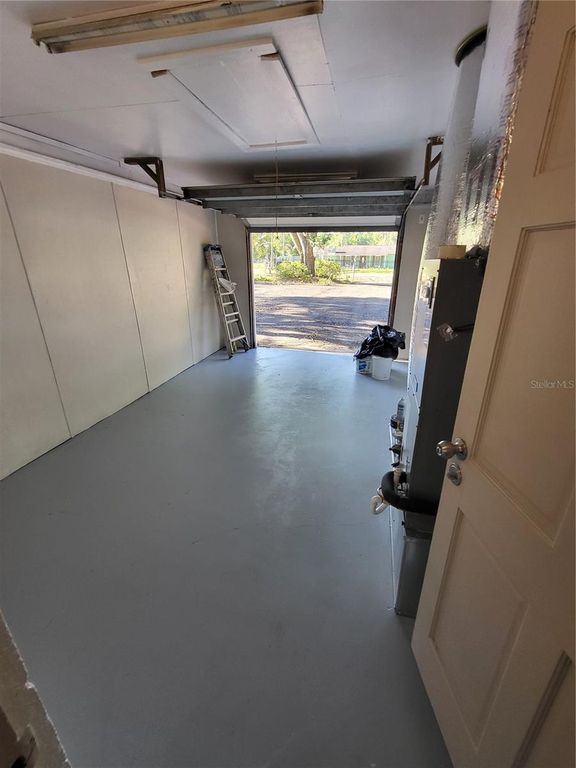 Image 52 of property listing at 4454 EDWARDS ROAD, Plant City, FL 33567