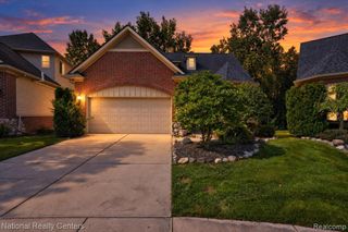 5590 River Park Drive, Waterford, MI 48327