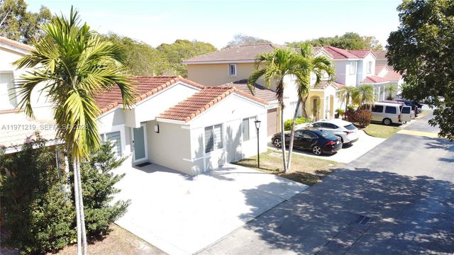 16515 SW 97th St, Miami, FL 33196