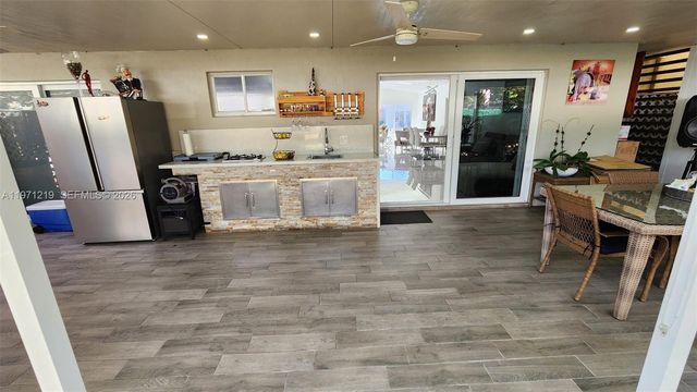 16515 SW 97th St, Miami, FL 33196