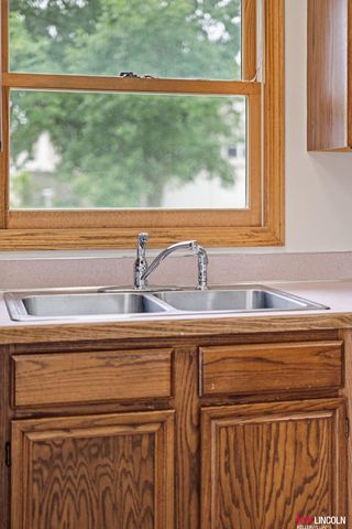 135 Anthony Lane, Lincoln, NE 68520