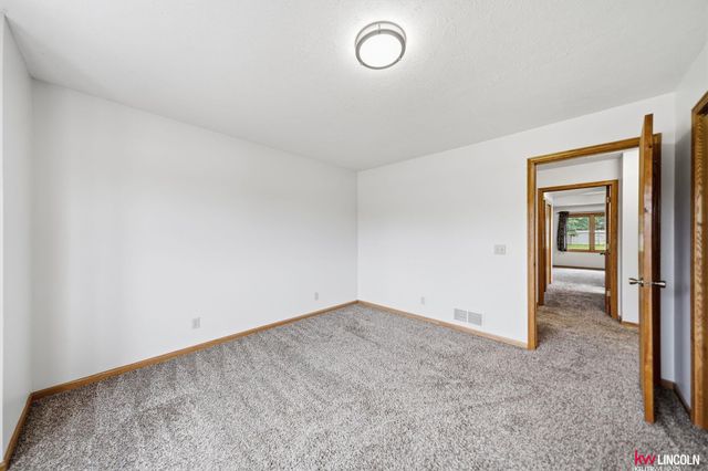 135 Anthony Lane, Lincoln, NE 68520