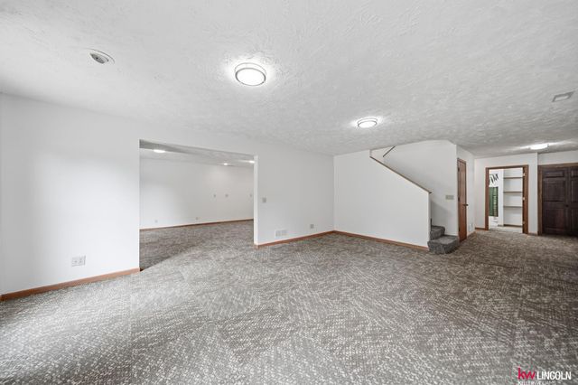 135 Anthony Lane, Lincoln, NE 68520