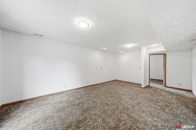 135 Anthony Lane, Lincoln, NE 68520