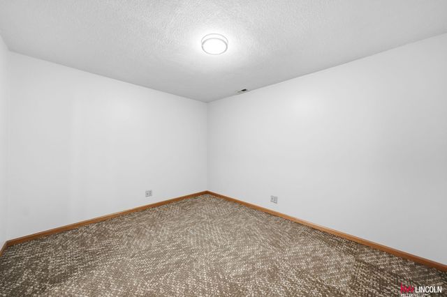 135 Anthony Lane, Lincoln, NE 68520