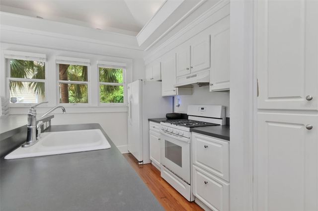 126 8TH AVENUE NE, St Petersburg, FL 33701
