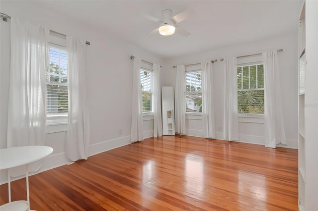 126 8TH AVENUE NE, St Petersburg, FL 33701