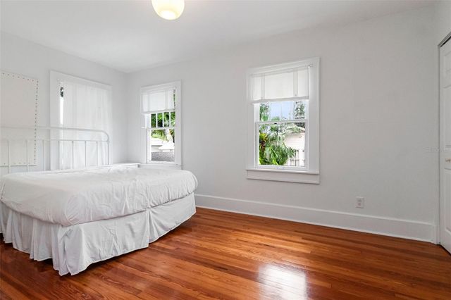 126 8TH AVENUE NE, St Petersburg, FL 33701