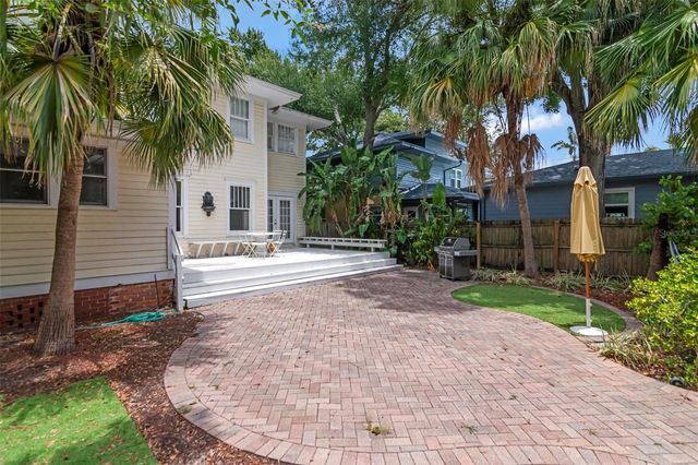 126 8TH AVENUE NE, St Petersburg, FL 33701