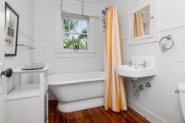 126 8TH AVENUE NE, St Petersburg, FL 33701