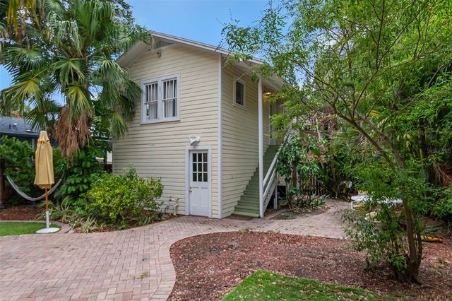 126 8TH AVENUE NE, St Petersburg, FL 33701