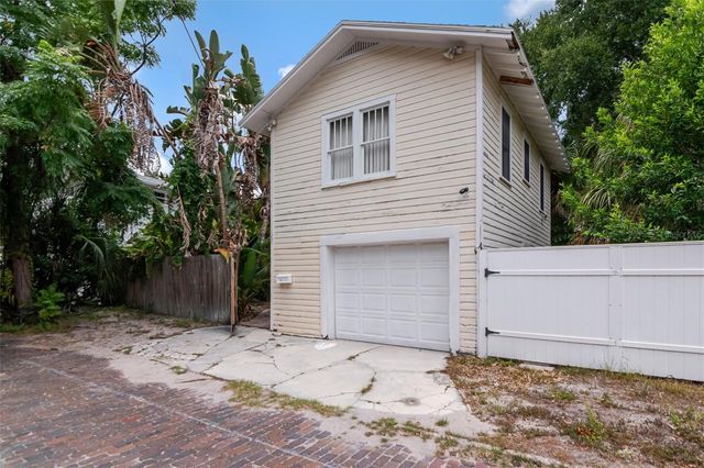 126 8TH AVENUE NE, St Petersburg, FL 33701