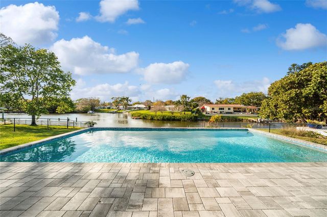 632 SHORE DRIVE, Largo, FL 33771