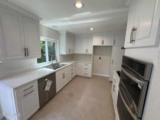 6307 Chimineas Avenue, Tarzana, CA 91335