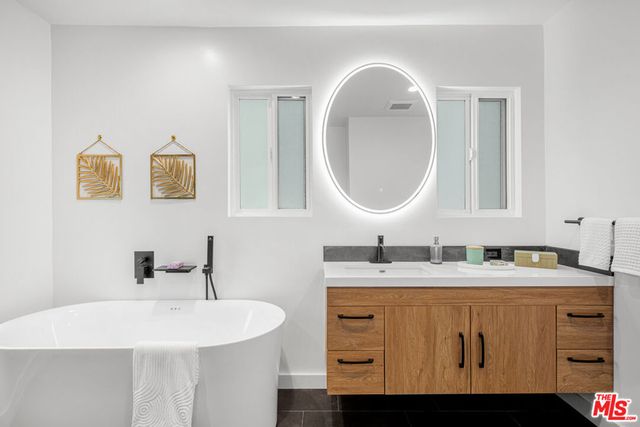 3345 Wonder View Drive, Los Angeles, CA 90068