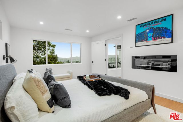 3345 Wonder View Drive, Los Angeles, CA 90068