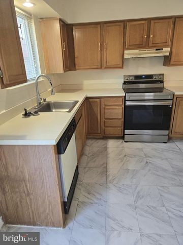 1627 WILLOWWOOD, Landover, MD 20785