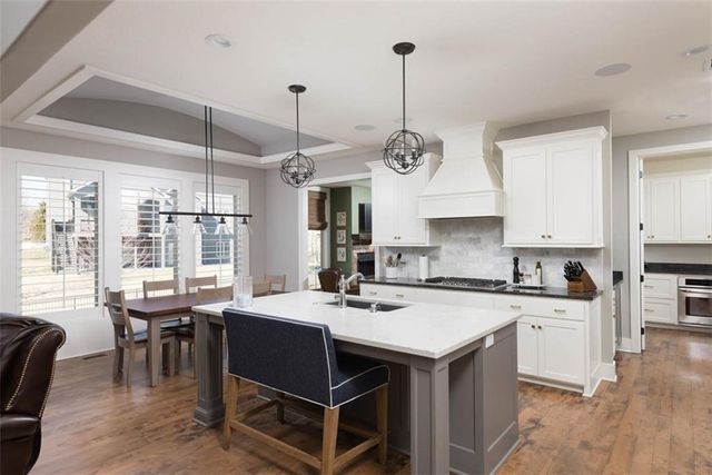 16132 Monrovia Street, Overland Park, KS 66221