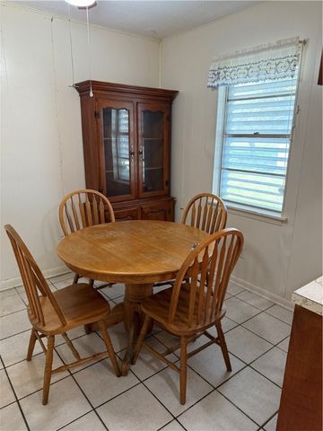 147 N 8th St, Aransas Pass, TX 78336