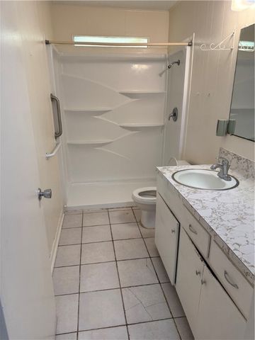 147 N 8th St, Aransas Pass, TX 78336