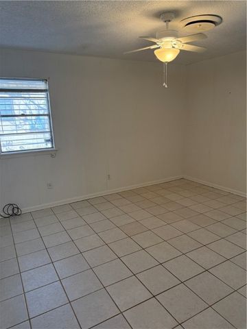 147 N 8th St, Aransas Pass, TX 78336