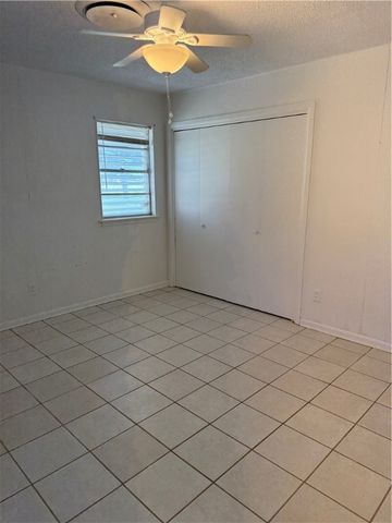 147 N 8th St, Aransas Pass, TX 78336