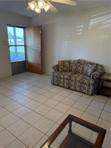 147 N 8th St, Aransas Pass, TX 78336