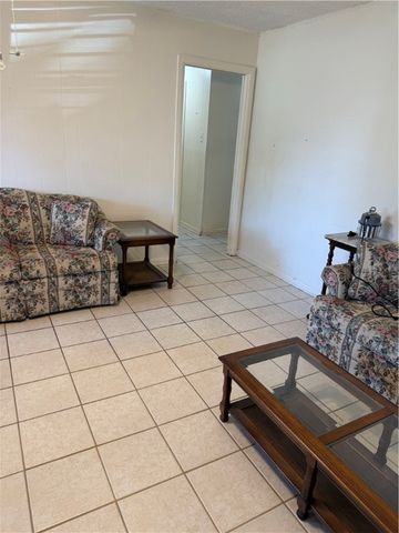 147 N 8th St, Aransas Pass, TX 78336