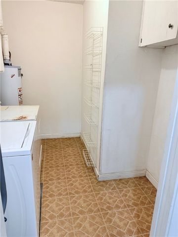 147 N 8th St, Aransas Pass, TX 78336