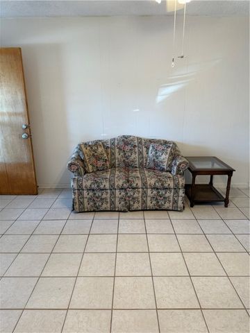 147 N 8th St, Aransas Pass, TX 78336