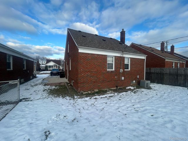 15545 Oconnor Avenue, Allen Park, MI 48101