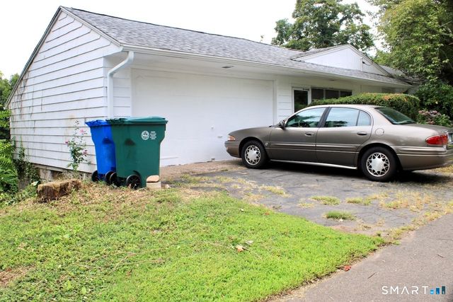 49 Robert Street, Hamden, CT 06514